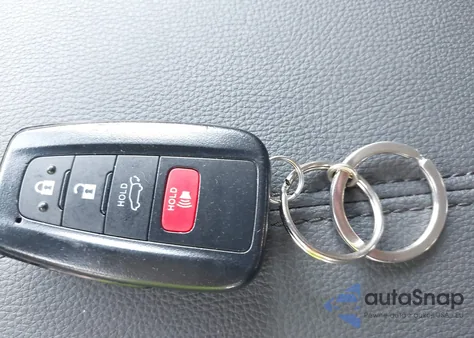 2024 Toyota Rav4 Xle Premium z USA, uszkodzony, nr VIN 2T3C1RFV4RC280761